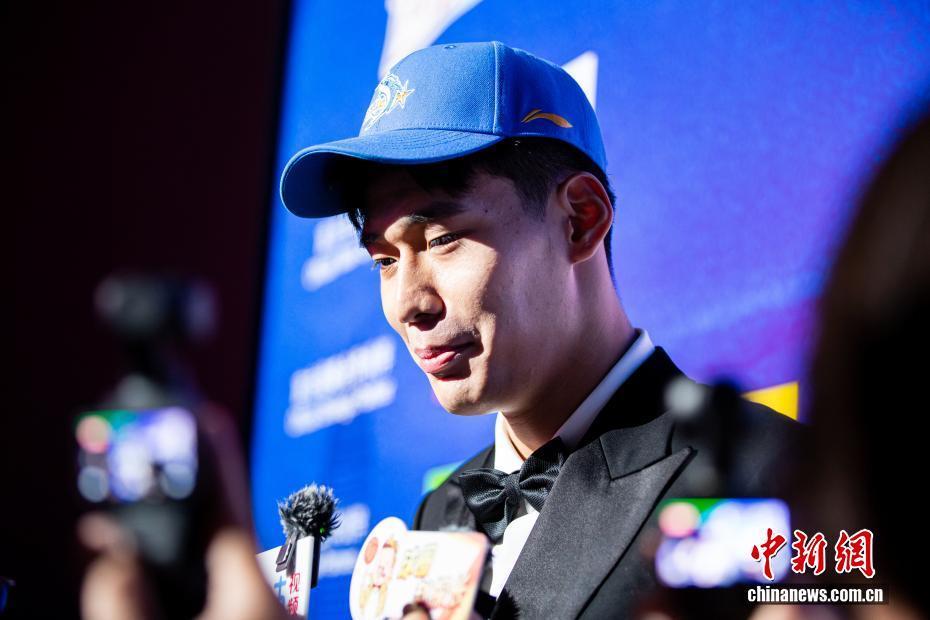 src, 杨曦皓在首