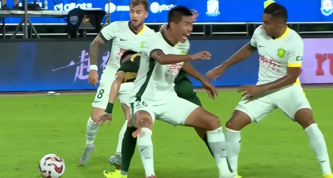 锦鲤后卫坐, 王刚 锦鲤后卫坐, 王刚