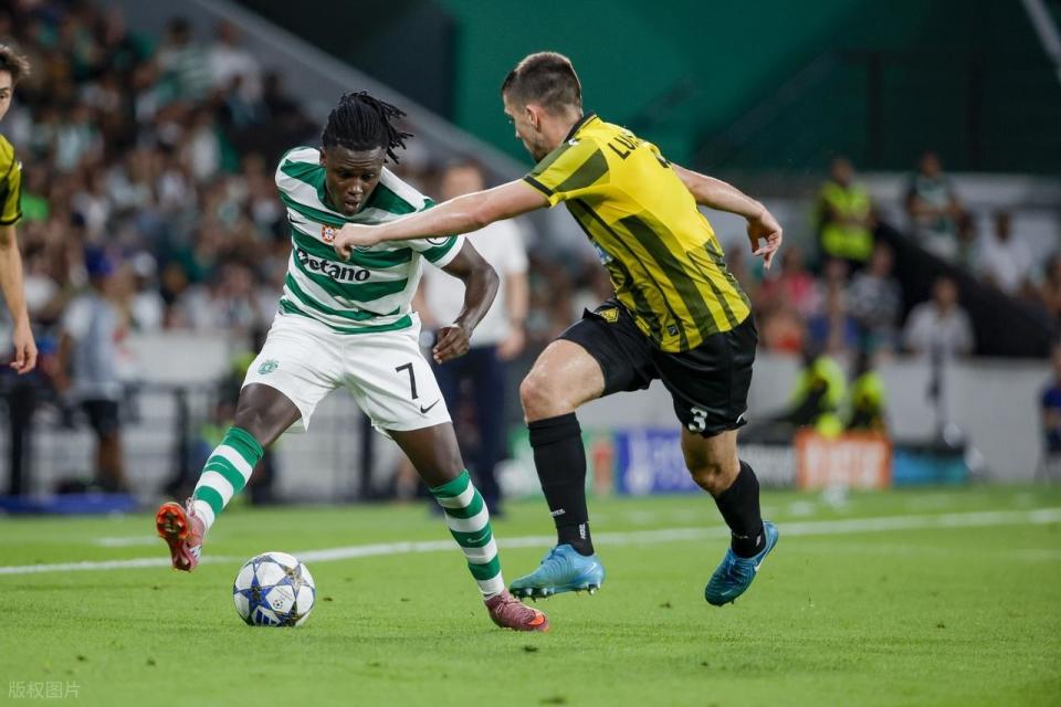 禁区右侧得, 场视角来看, bt