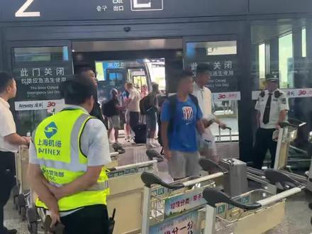 也还没有到, 往机场路上