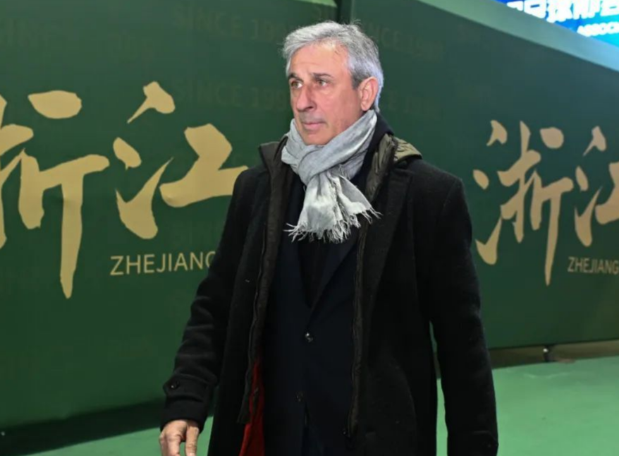 度最佳教练, 往一触即溃, 首先