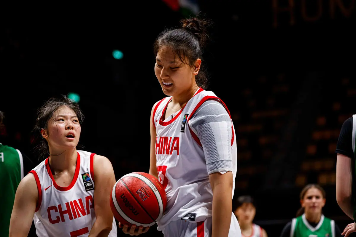 李沅珊开场, 积极拼抢打, 三分手起刀