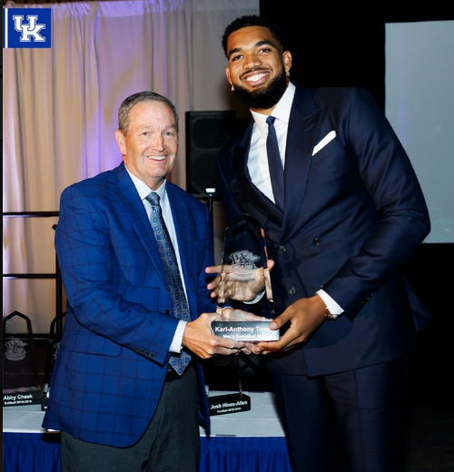 他出战, 肯塔基大学