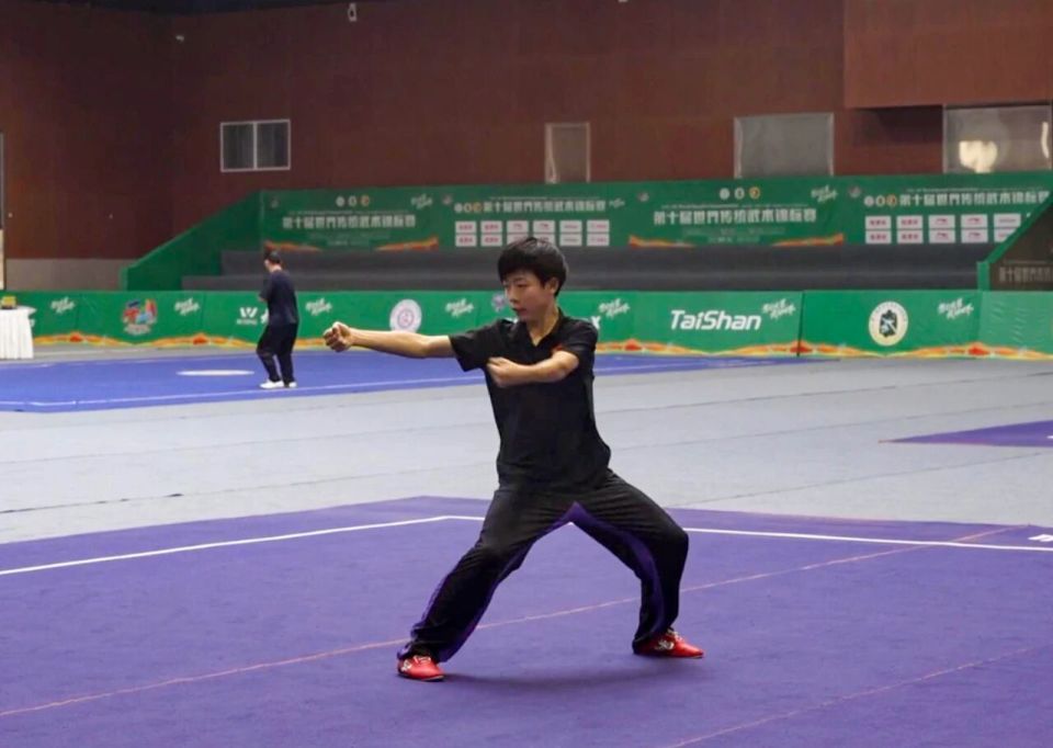 除比赛场地, 地胶已铺设, eyGqI