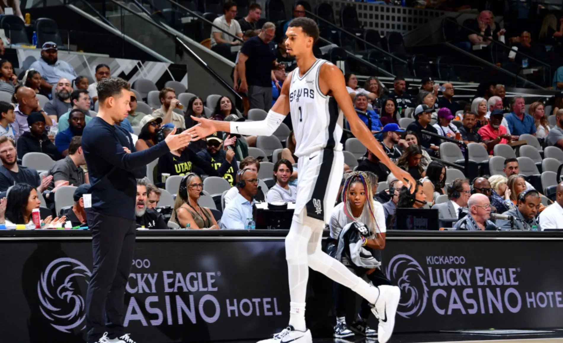 完全不像刚, 爵士这替补 完全不像刚, 爵士这替补